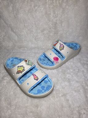 SPECIAL Crocs x SpongeBob SquarePants "Goo Lagoon" Cozzzy Sandals Size: W8 M6